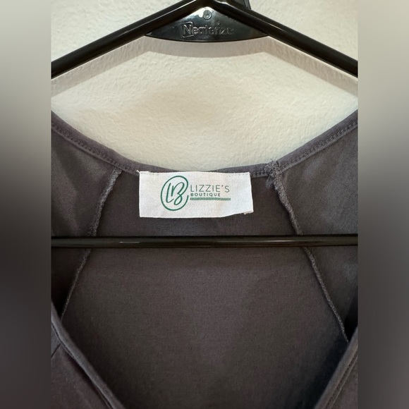 Pre-Owned MD Lizzie’s Boutique Grey Ruffle Dress - Picture 2 of 5